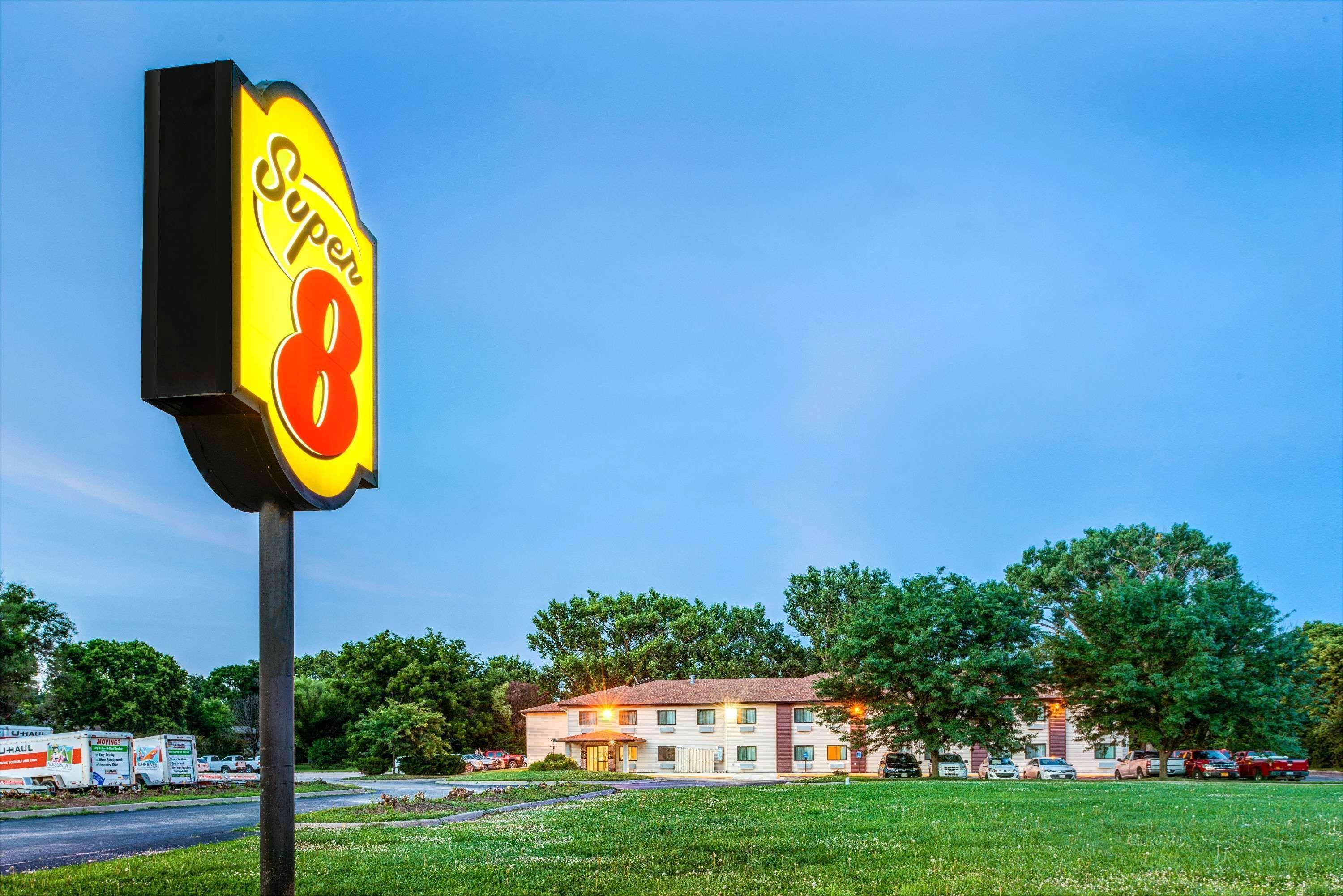 Super 8 By Wyndham Blair Hotel Exterior foto
