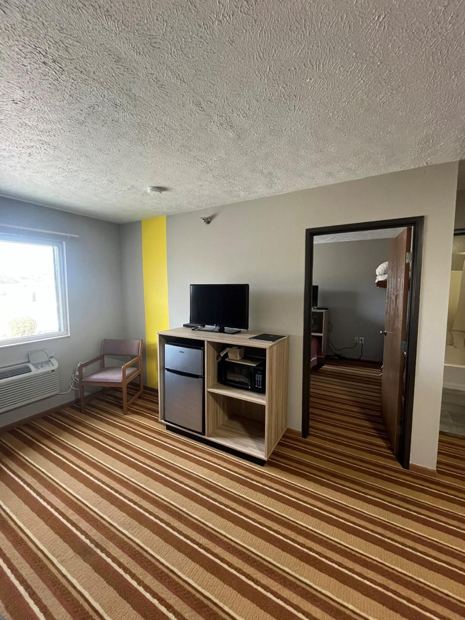 Super 8 By Wyndham Blair Hotel Exterior foto